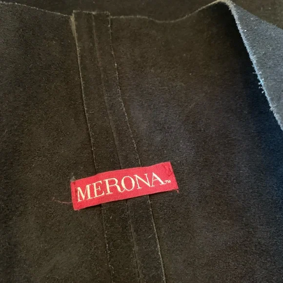 Black suede bucket purse with tassel - Picture 3 of 8